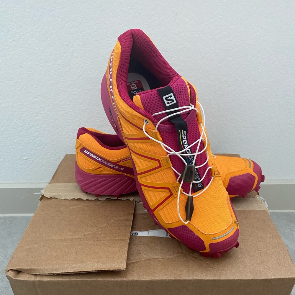 *SOLD* salomon speedcross 4 men size 11